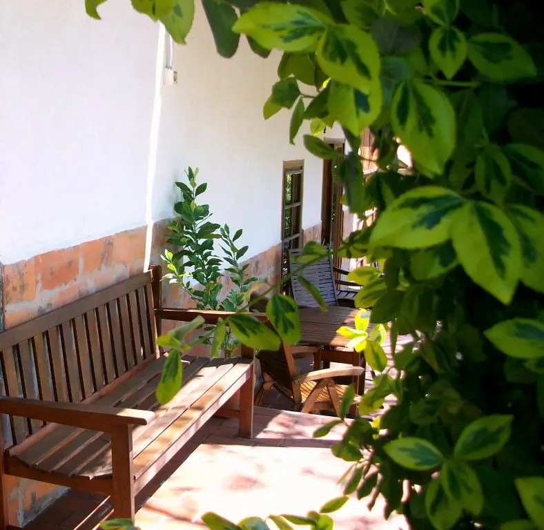 vendeghaz terasz reszl.